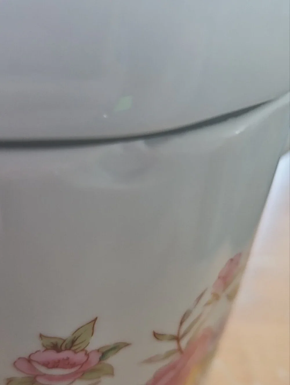 FTDA Ceramic Floral Canister with Spoon - White